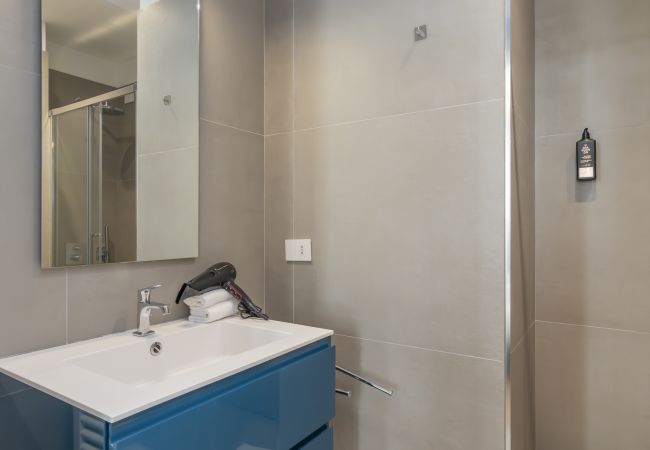 Apartment in Milano - Central Tower S. Babila - Elegant 2BDR with rooftop terrace Apartment in Milano - Central Tower S. Babila - Elegant 2BDR with rooftop terrace