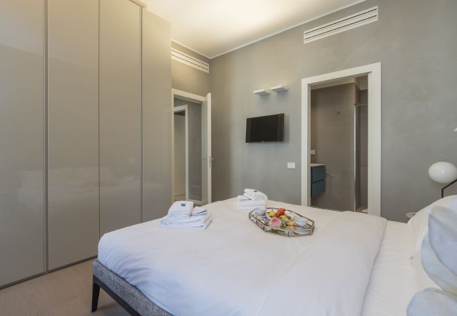 Apartment in Milano - Central Tower S. Babila - Elegant 2BDR with rooftop terrace Apartment in Milano - Central Tower S. Babila - Elegant 2BDR with rooftop terrace