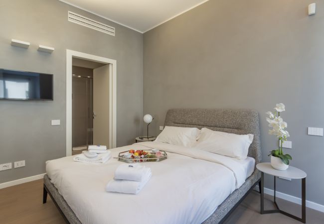 Apartment in Milano - Central Tower S. Babila - Elegant 2BDR with rooftop terrace Apartment in Milano - Central Tower S. Babila - Elegant 2BDR with rooftop terrace