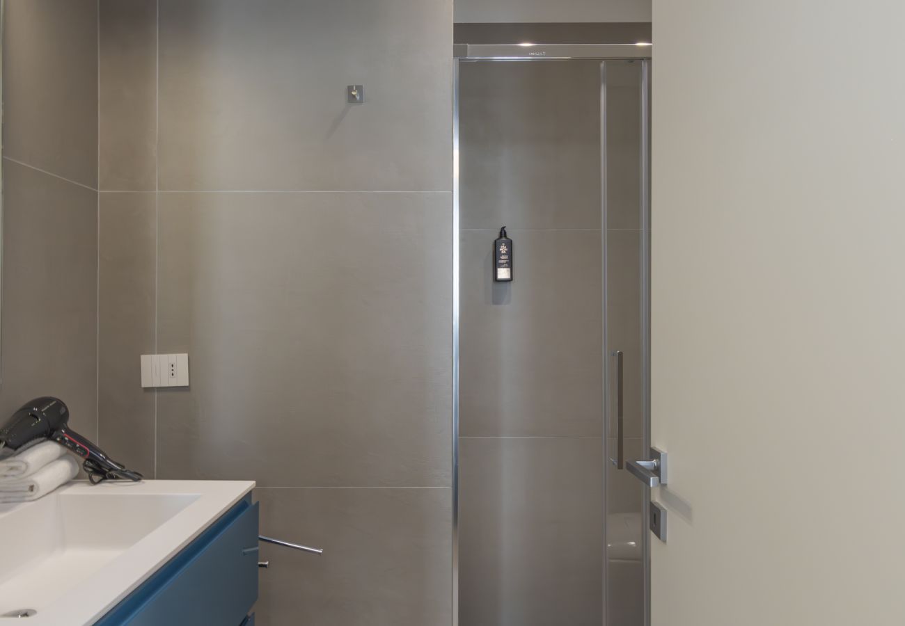 Apartment in Milan - Central Tower S. Babila - Elegant 2BDR with rooftop terrace