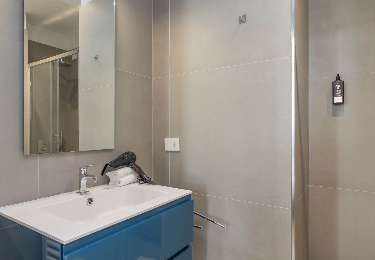 Apartment in Milan - Central Tower S. Babila - Elegant 2BDR with rooftop terrace