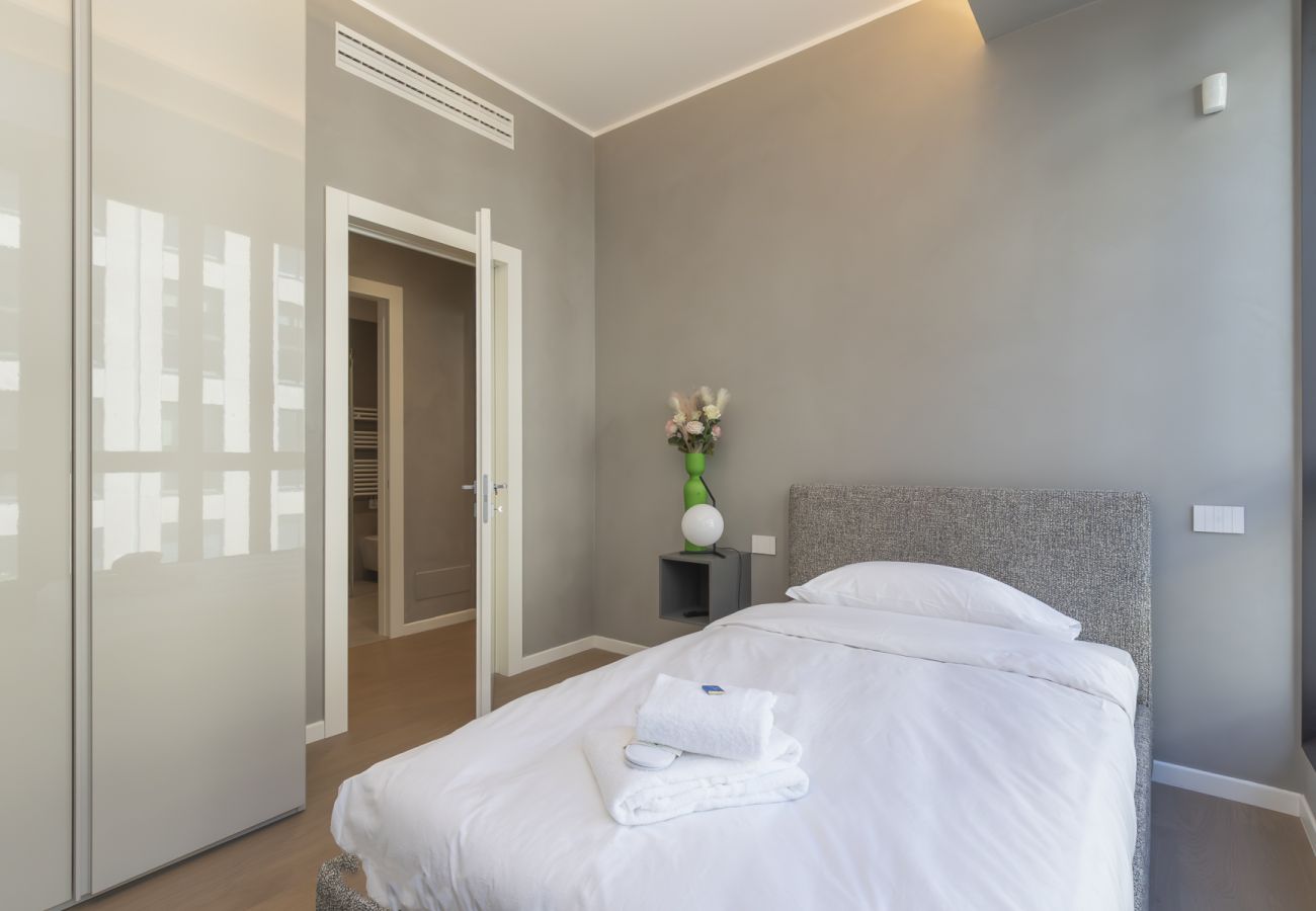 Apartment in Milan - Central Tower S. Babila - Elegant 2BDR with rooftop terrace
