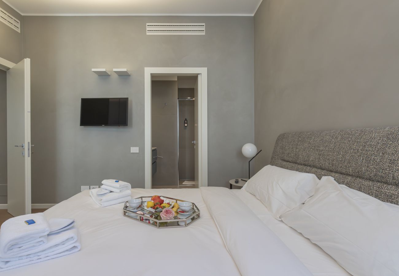 Apartment in Milan - Central Tower S. Babila - Elegant 2BDR with rooftop terrace