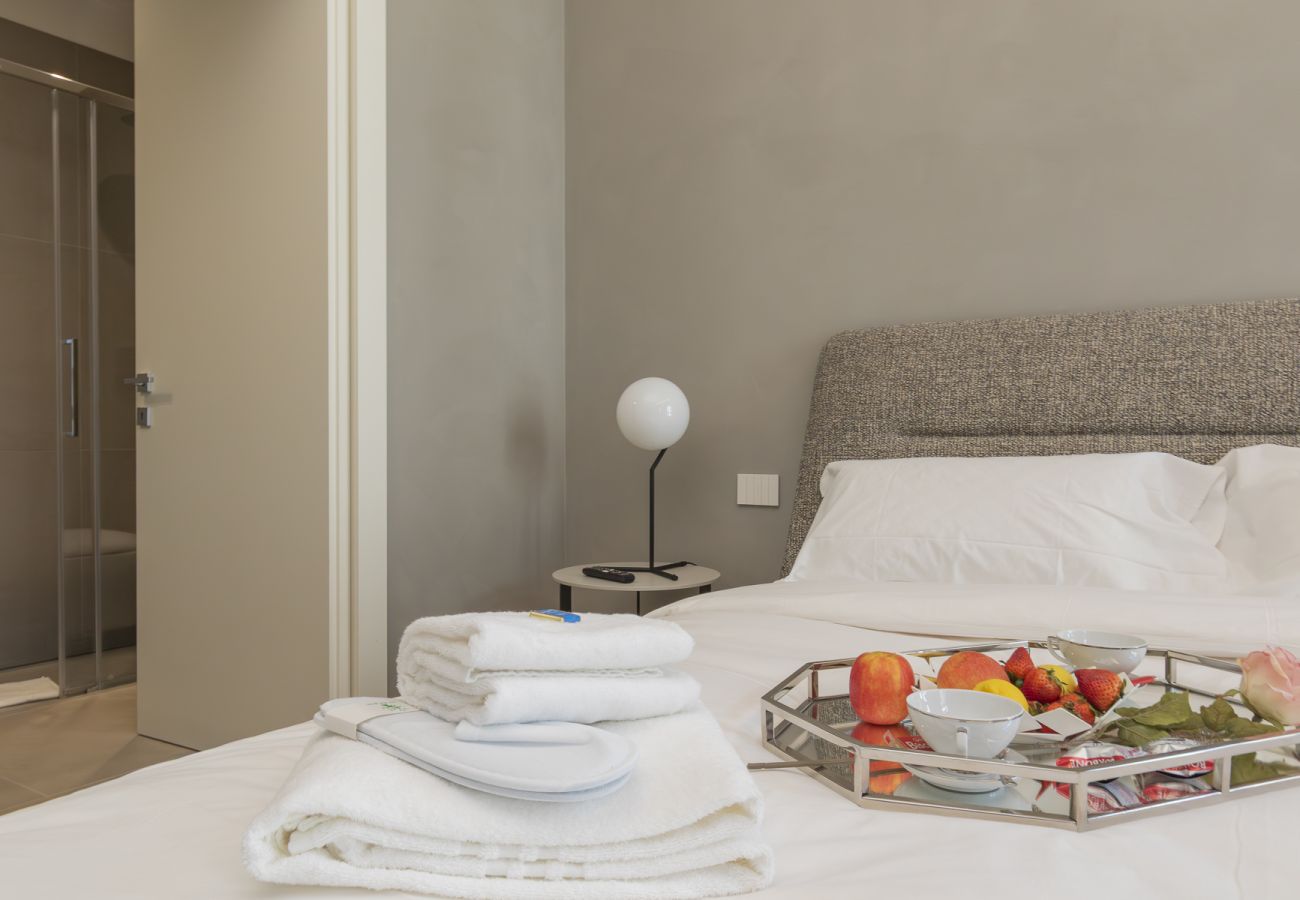 Apartment in Milan - Central Tower S. Babila - Elegant 2BDR with rooftop terrace