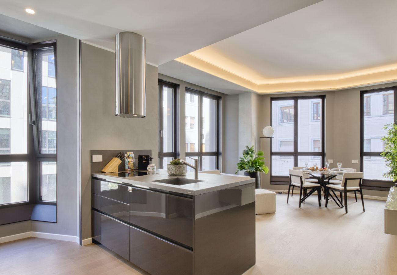 Apartment in Milan - Central Tower S. Babila - Elegant 2BDR with rooftop terrace