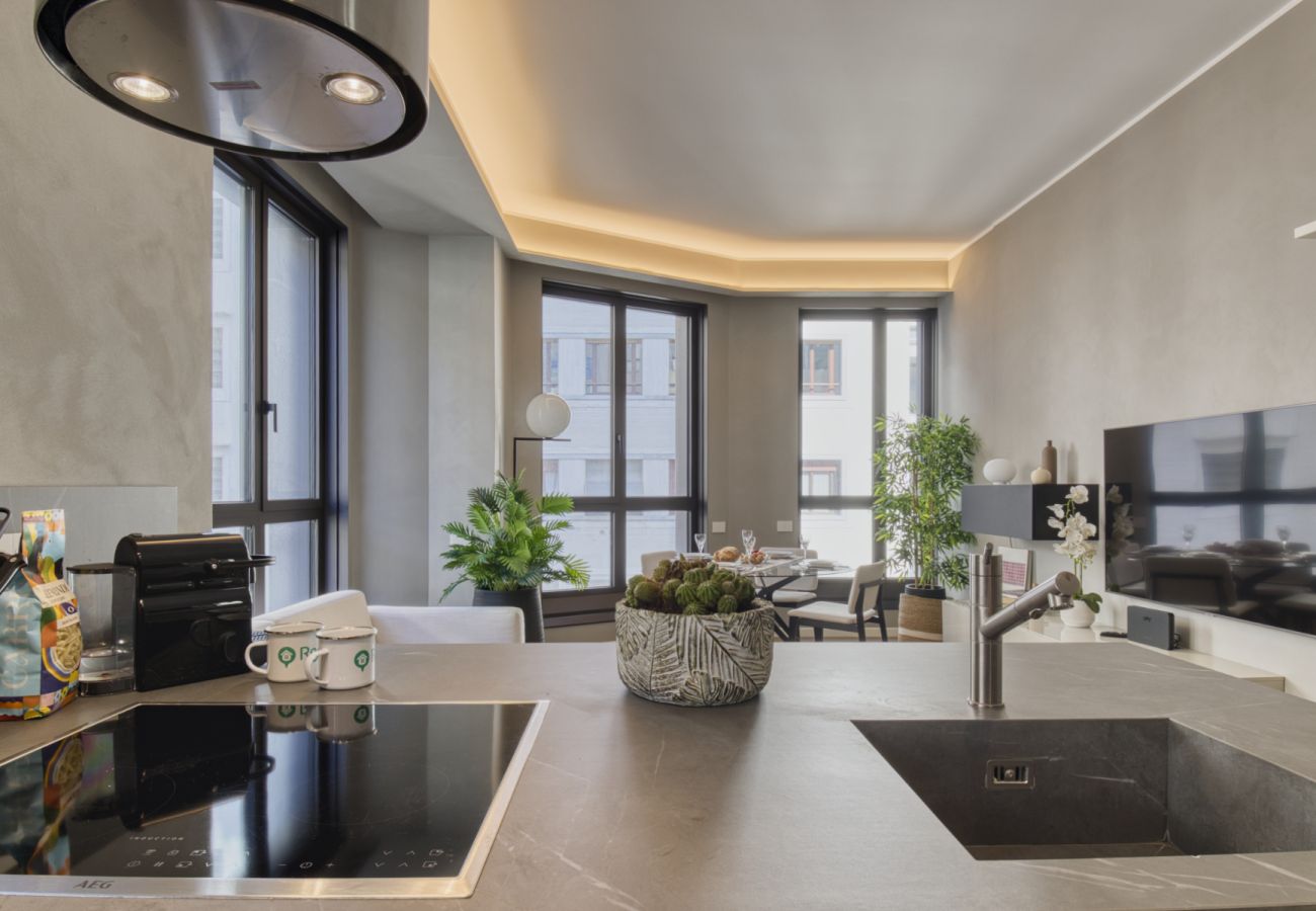 Apartment in Milan - Central Tower S. Babila - Elegant 2BDR with rooftop terrace