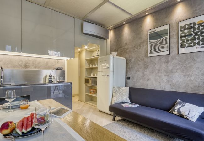 Apartment in Milano - Cerva - stylish 1 bedroom close to Duomo Apartment in Milano - Cerva - stylish 1 bedroom close to Duomo