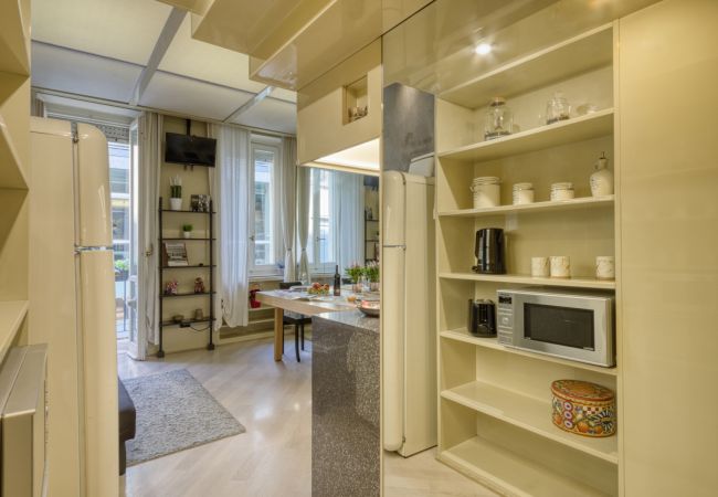 Apartment in Milano - Cerva - stylish 1 bedroom close to Duomo Apartment in Milano - Cerva - stylish 1 bedroom close to Duomo