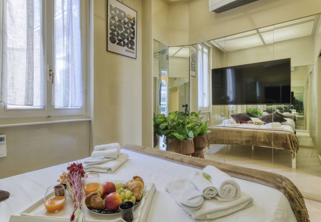 Apartment in Milano - Cerva - stylish 1 bedroom close to Duomo Apartment in Milano - Cerva - stylish 1 bedroom close to Duomo