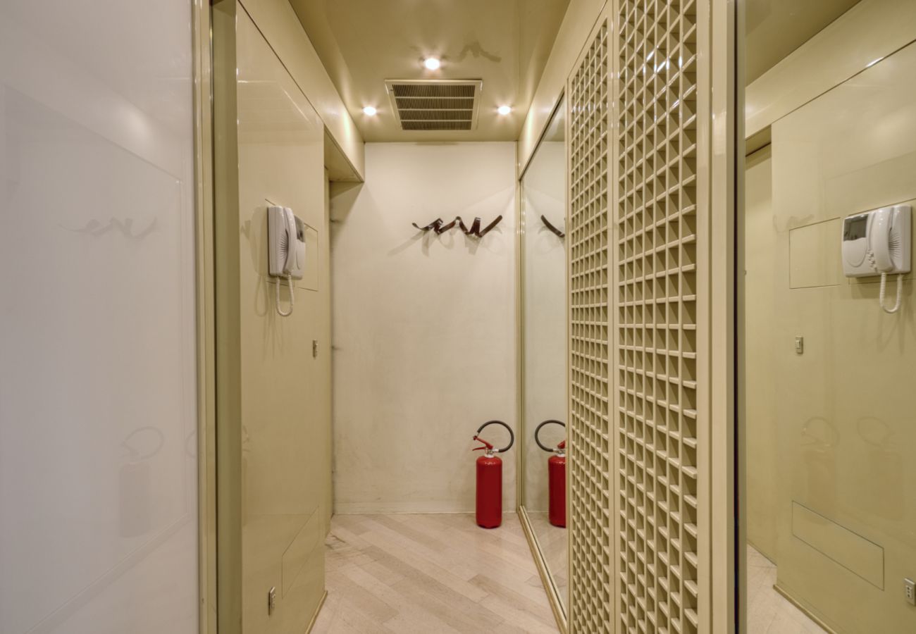 Apartment in Milan - Cerva - stylish 1 bedroom close to Duomo
