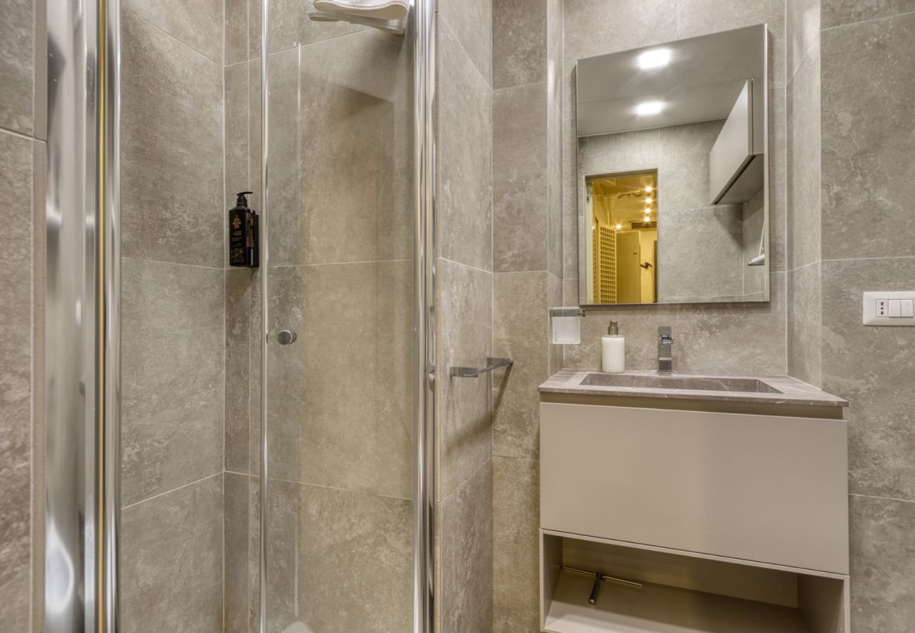 Apartment in Milan - Cerva - stylish 1 bedroom close to Duomo